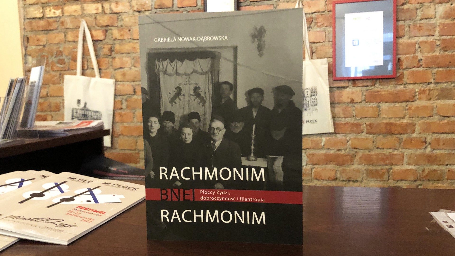 The book “Rachmonim bnei rachmonim. Charity and philanthropy of Płock Jews” available from 14 November