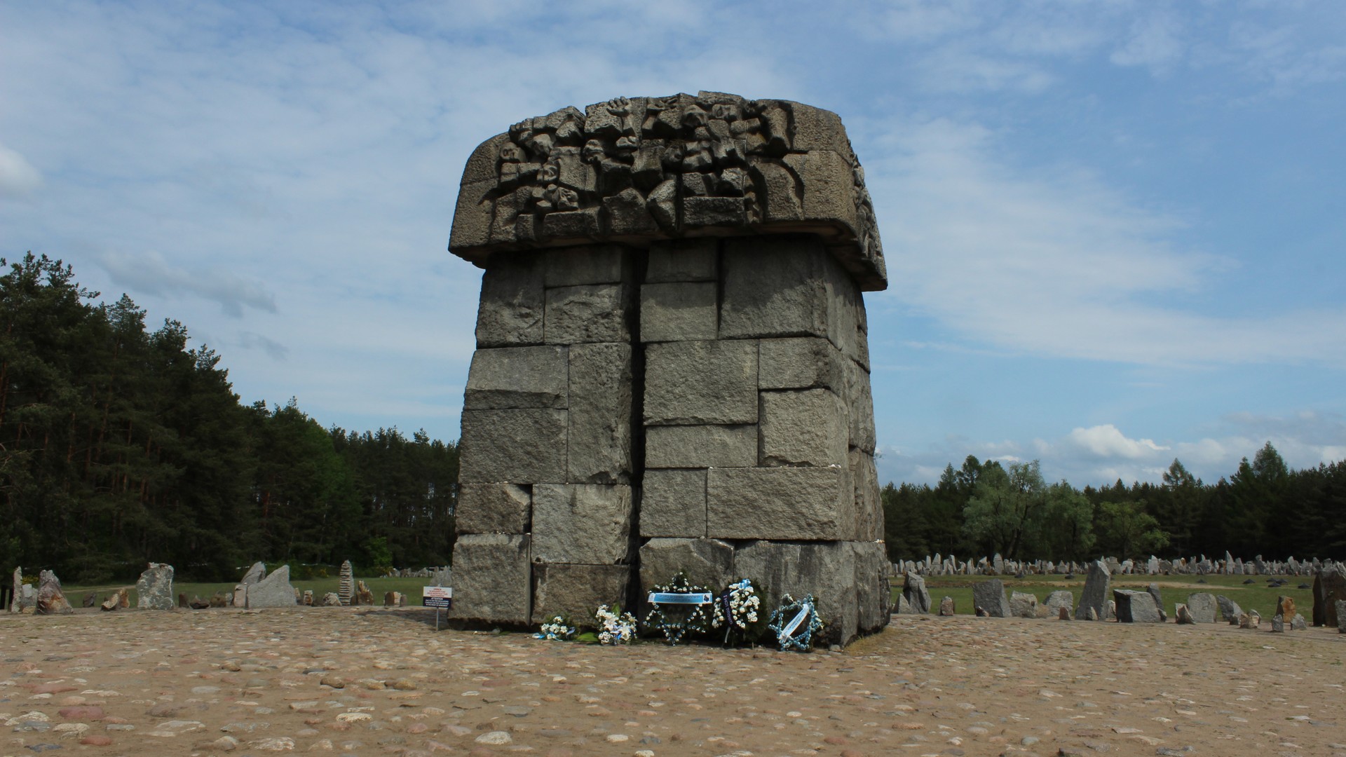 New permanent exhibition and the Memorial Wall in the Treblinka Museum