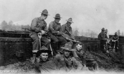 Fiszel Gerszon (Philip) Nordenberg podczas ćwiczeń ze swoim pułkiem w Camp Gordon w stanie Georgia w grudniu 1917 roku. Fotografia ze zbiorów prywatnych Neila Bassa